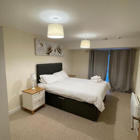 The Paramount, Swindon Bagian luar foto