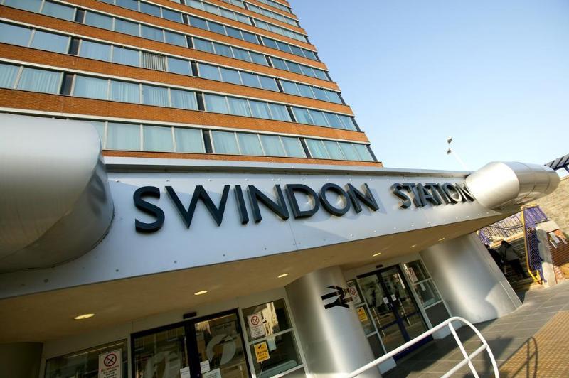 The Paramount, Swindon Bagian luar foto